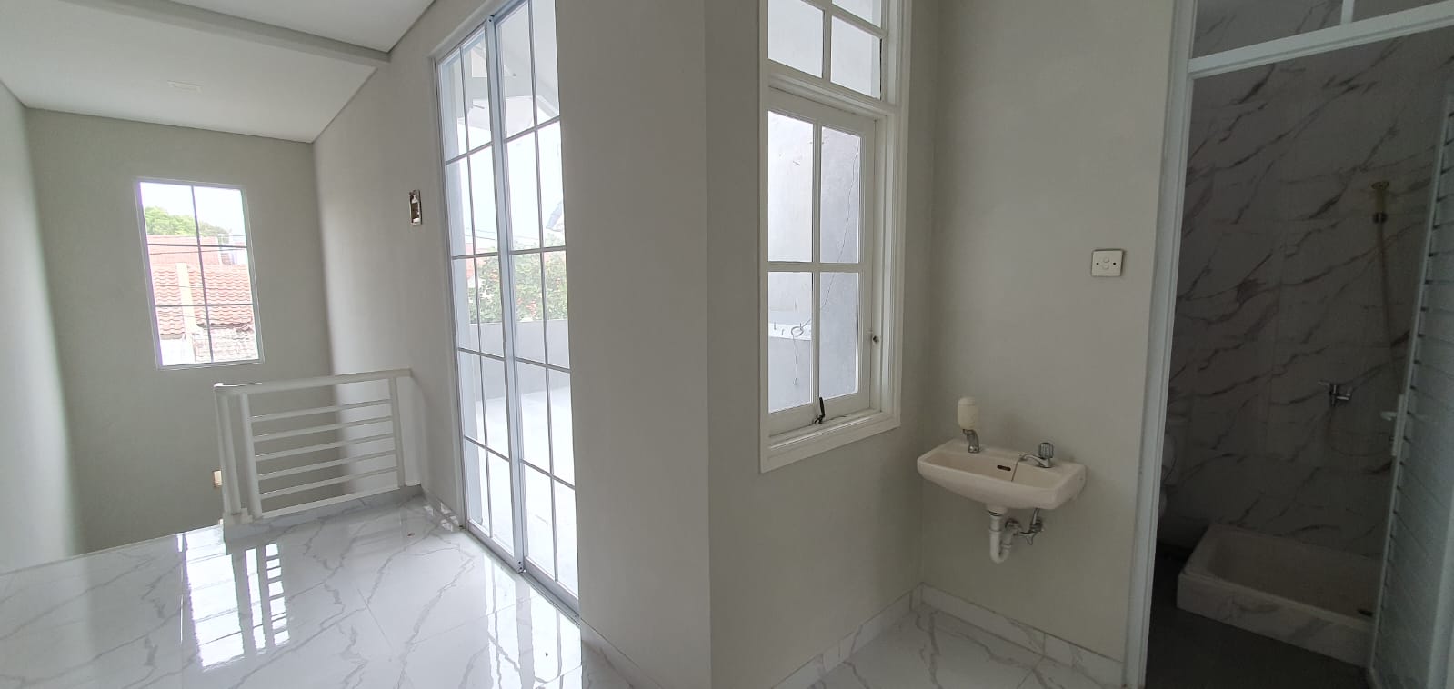 Rumah di Jual di Taman Beverly Lippo Cikarang